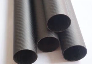 3 k 綾織生地炭素繊維チューブを切断